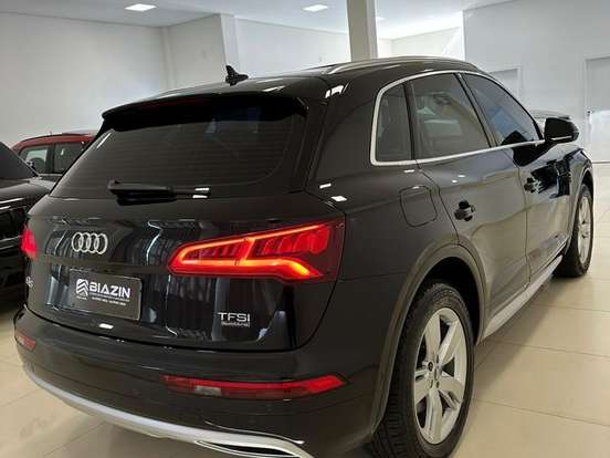 AUDI-Q5-2.0 TFSI GASOLINA AMBITION S TRONIC AUDI-Q5-2018