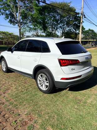 AUDI-Q5-2020