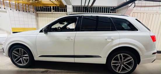 AUDI-Q7-2017