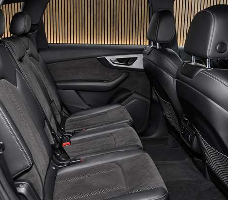 AUDI-Q7-2022