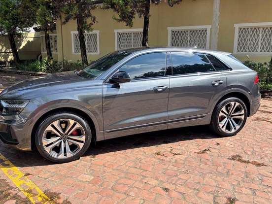 AUDI-Q8-3.0 TFSI GASOLINA PERFORMANCE QUATTRO TIPTRONIC AUDI-Q8-2022