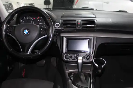 BMW-118i-1.8 UE71 16V GASOLINA 4P AUTOMÁTICO BMW-118i-2010