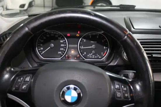 BMW-118i-1.8 UE71 16V GASOLINA 4P AUTOMÁTICO BMW-118i-2010