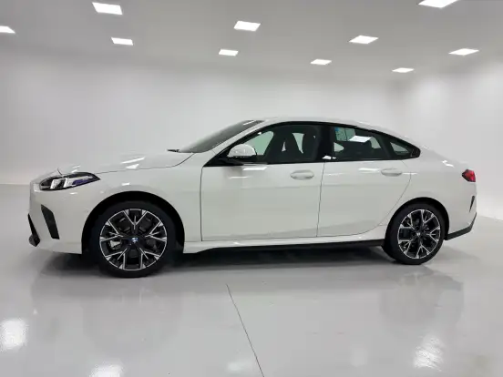BMW-220i-2025