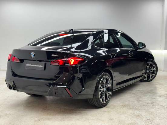 BMW-220i-2025