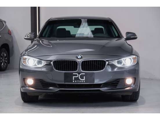 BMW-320i-2013