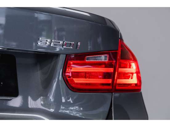 BMW-320i-2013