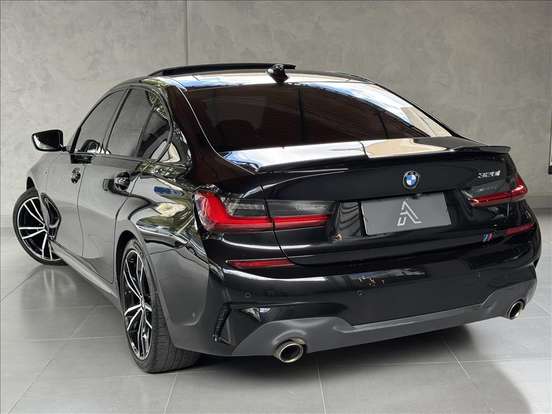 BMW-320i-2021