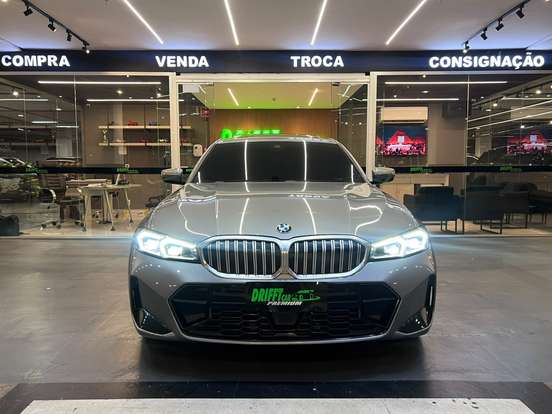 BMW-320i-2022