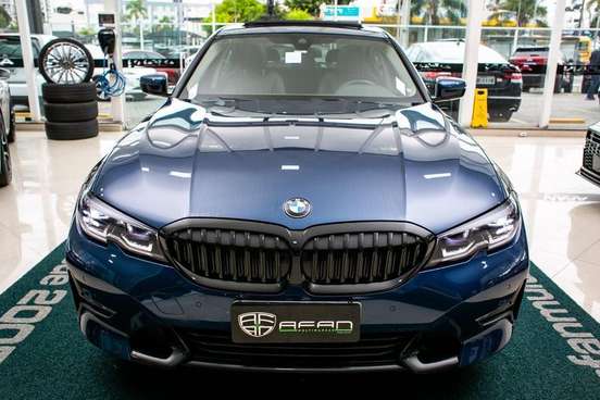 BMW-320i-2021