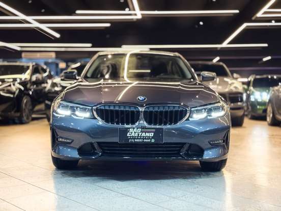 BMW-320i-2019