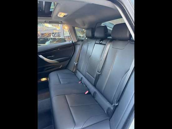 BMW-320i-2016