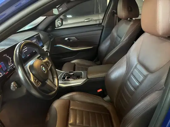 BMW-330e-2022
