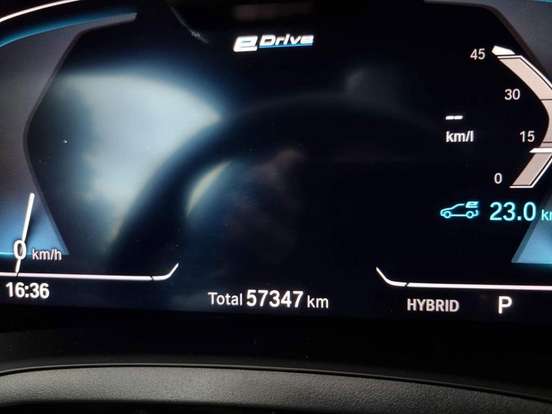 BMW-330e-2020