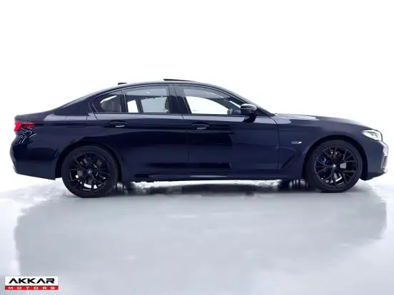 BMW-530e-2021
