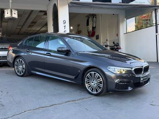 BMW-530e-2.0 16V TWINPOWER HÍBRIDO M SPORT AUTOMÁTICO BMW-530e-2020