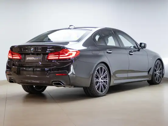 BMW-540i-3.0 24V TURBO GASOLINA M SPORT AUTOMÁTICO BMW-540i-2018