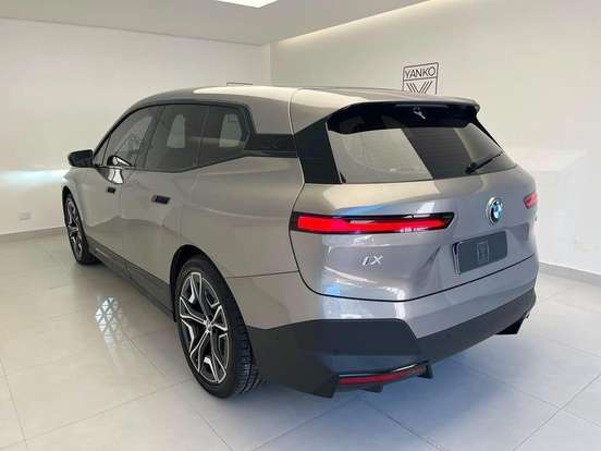 BMW-iX-2023