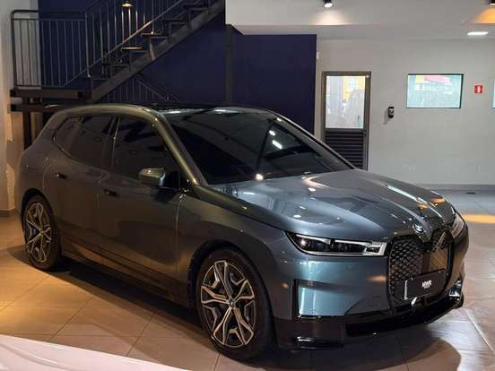 BMW-iX-2023