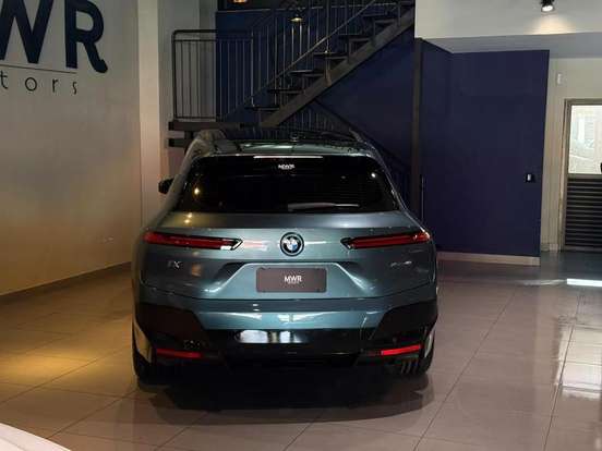 BMW-iX-2023