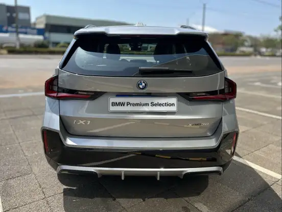 BMW-iX1-2025