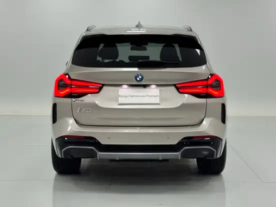 BMW-iX3-2023