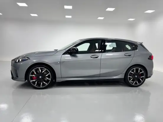 BMW-M 135i-2025