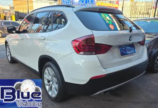 BMW-X1-2.0 18I S-DRIVE 4X2 16V GASOLINA 4P AUTOMÁTICO BMW-X1-2011