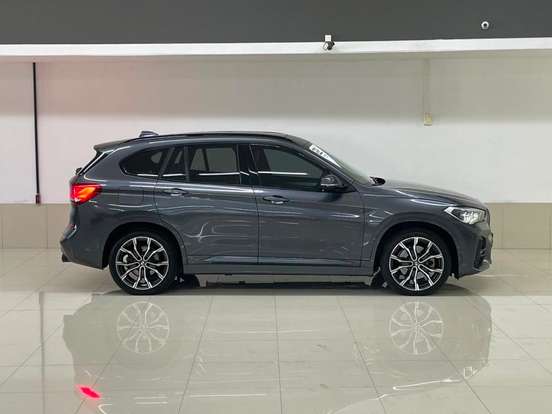 BMW-X1-2022
