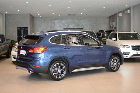 BMW-X1-2021