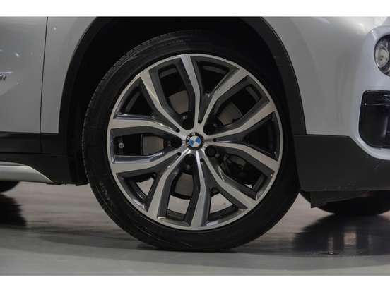 BMW-X1-2016