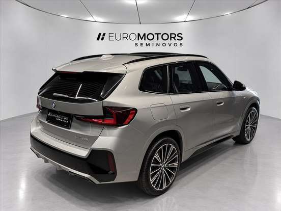 BMW-X1-2024