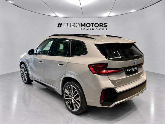 BMW-X1-2024