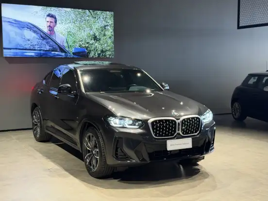BMW-X4-2025