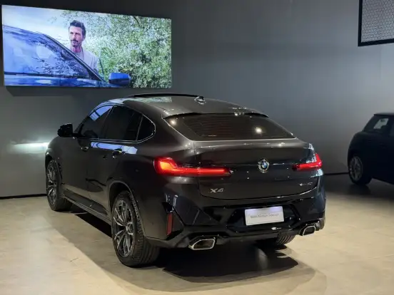 BMW-X4-2025