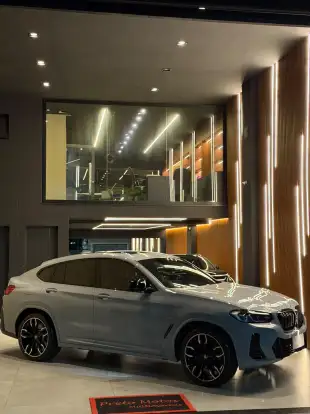 BMW-X4-2022