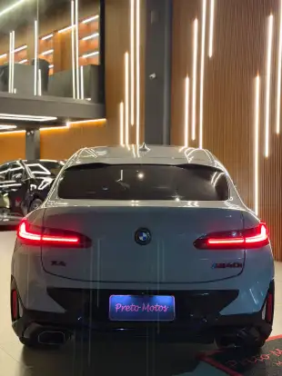 BMW-X4-2022