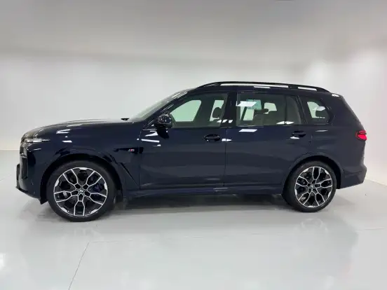 BMW-X7-2025