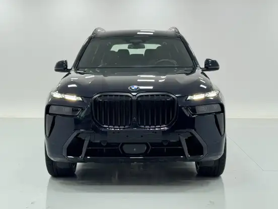 BMW-X7-2025