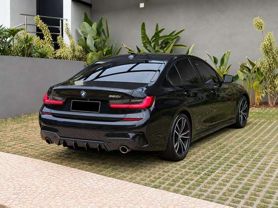 BMW-320i-2.0 16V TURBO GASOLINA M SPORT AUTOMÁTICO BMW-320i-2020