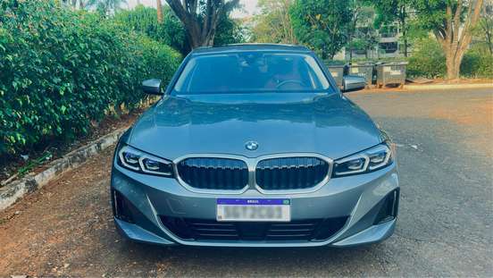 BMW-320i-2023