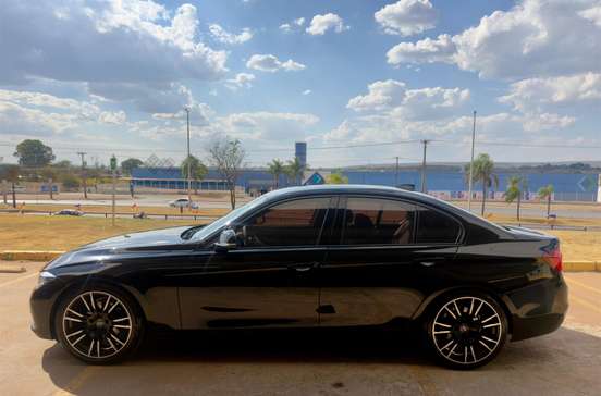 BMW-320i-2018