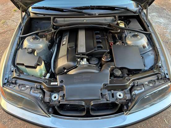 BMW-320i-2003