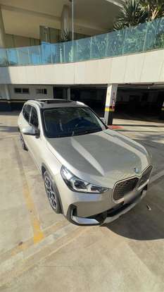 BMW-iX1-2023