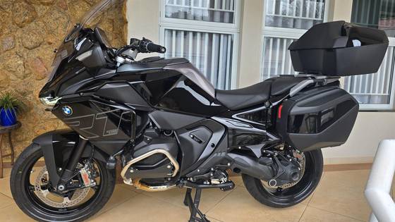 BMW R 1300 RT TRIPLE BLACK 