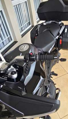 BMW-R 1300 RT TRIPLE BLACK BMW-R 1300 RT TRIPLE BLACK-2026