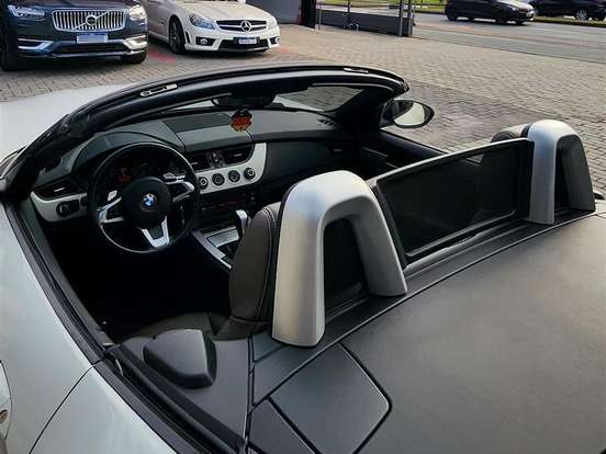 BMW-Z4-2.5 I6 GASOLINA SDRIVE23I AUTOMÁTICO BMW-Z4-2011