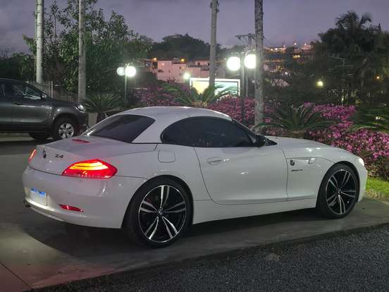 BMW-Z4-2.5 I6 GASOLINA SDRIVE23I AUTOMÁTICO BMW-Z4-2011