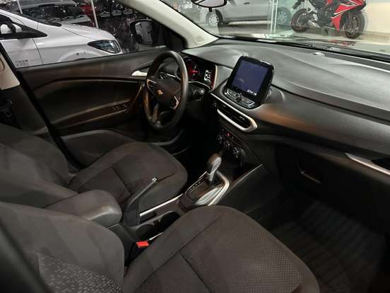 CHEVROLET-TRACKER-2024
