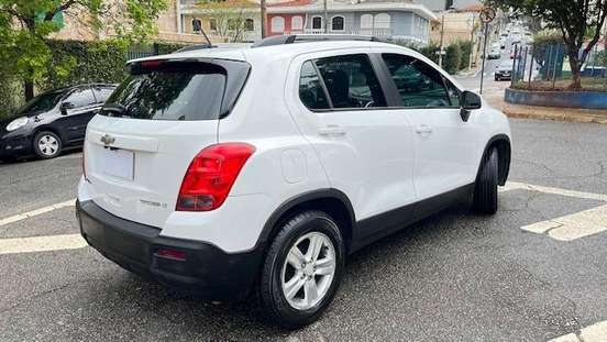 CHEVROLET-TRACKER-2016